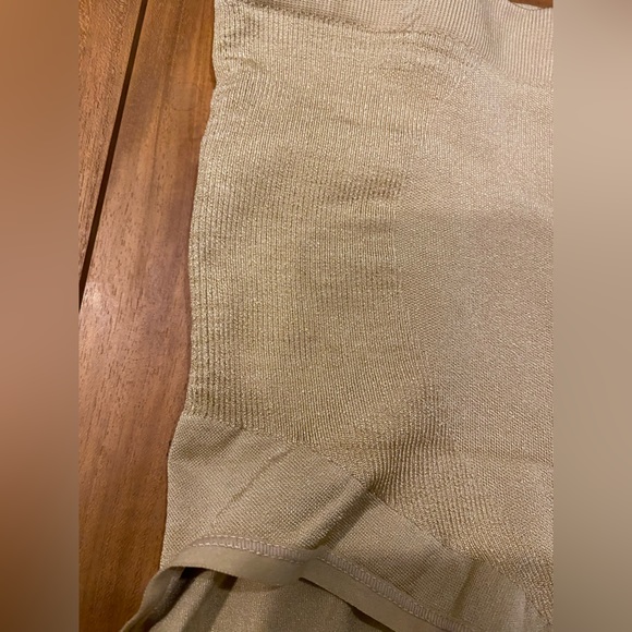 New Heavenly Secrets Shapewear - Picture 3 of 9